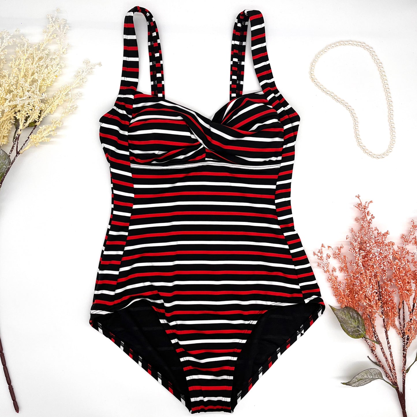 Bikini negro líneas rojas completo