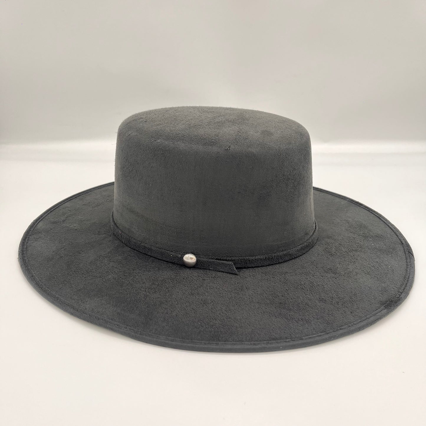 Sombrero cordobés de gamuza color gris