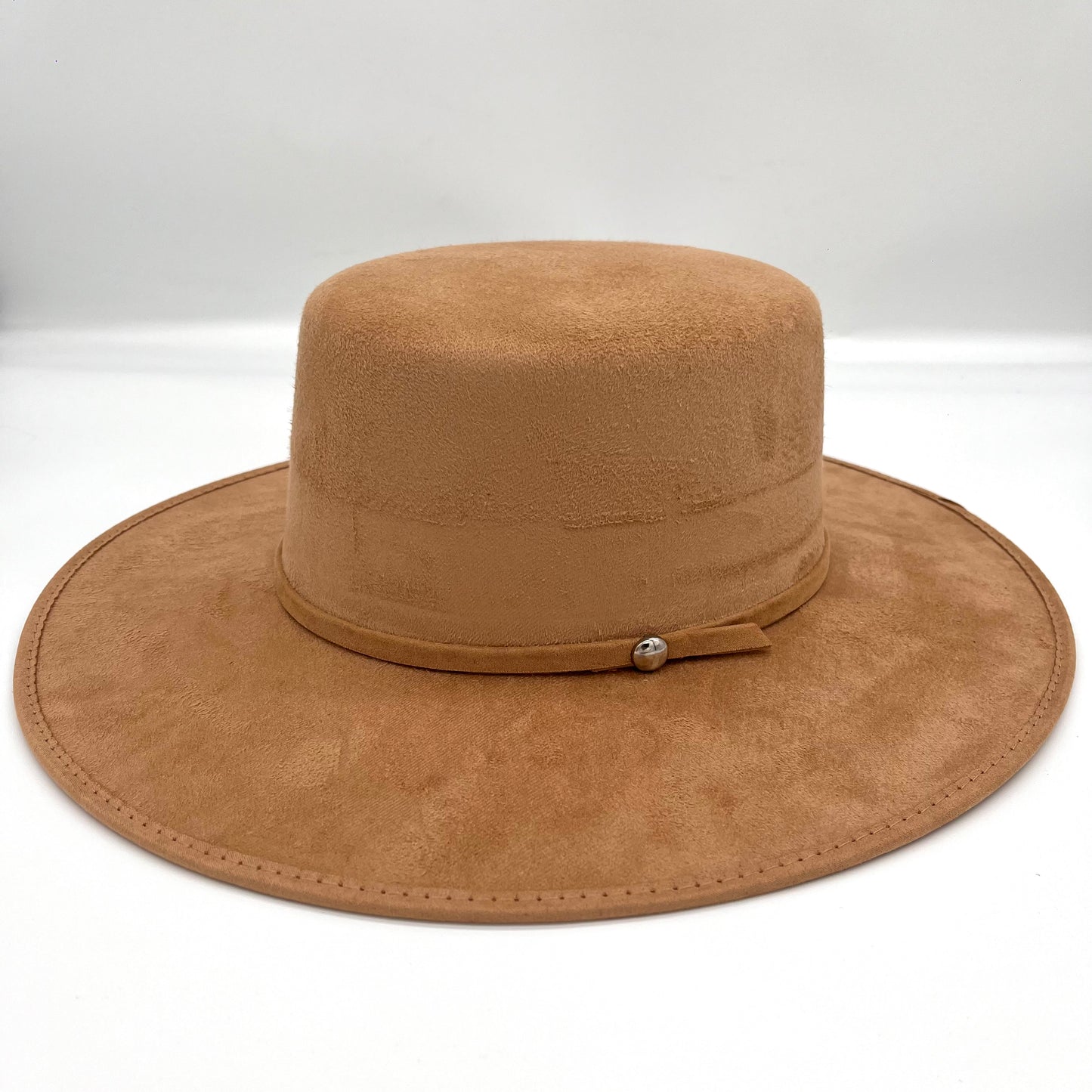 Sombrero cordobés de gamuza color café claro