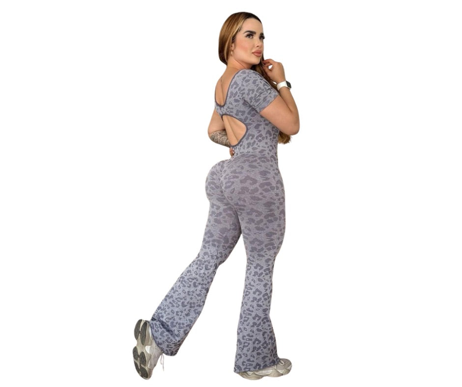 Mono leopardo corte campana+escote espalda