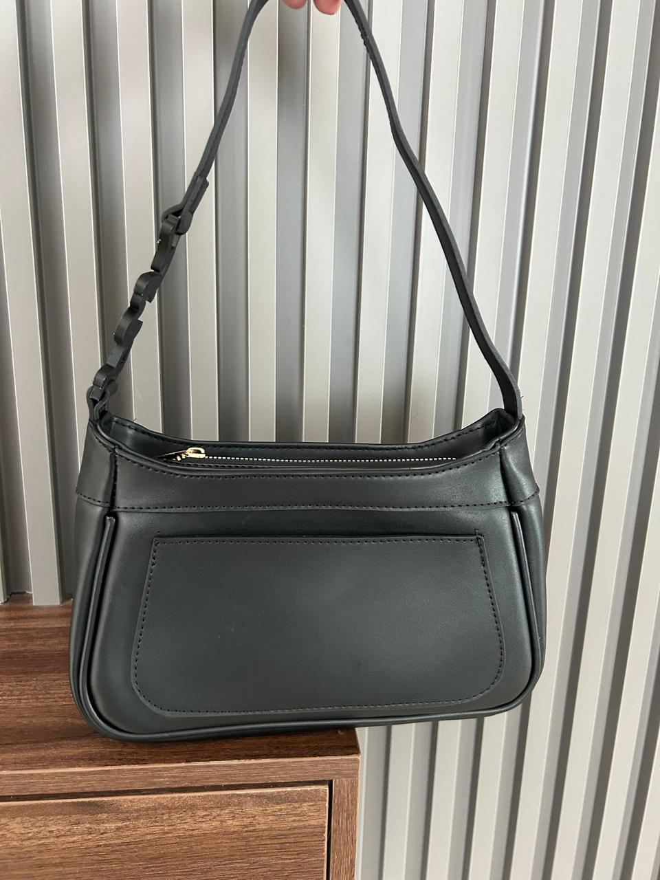 Bolso de dama color negro