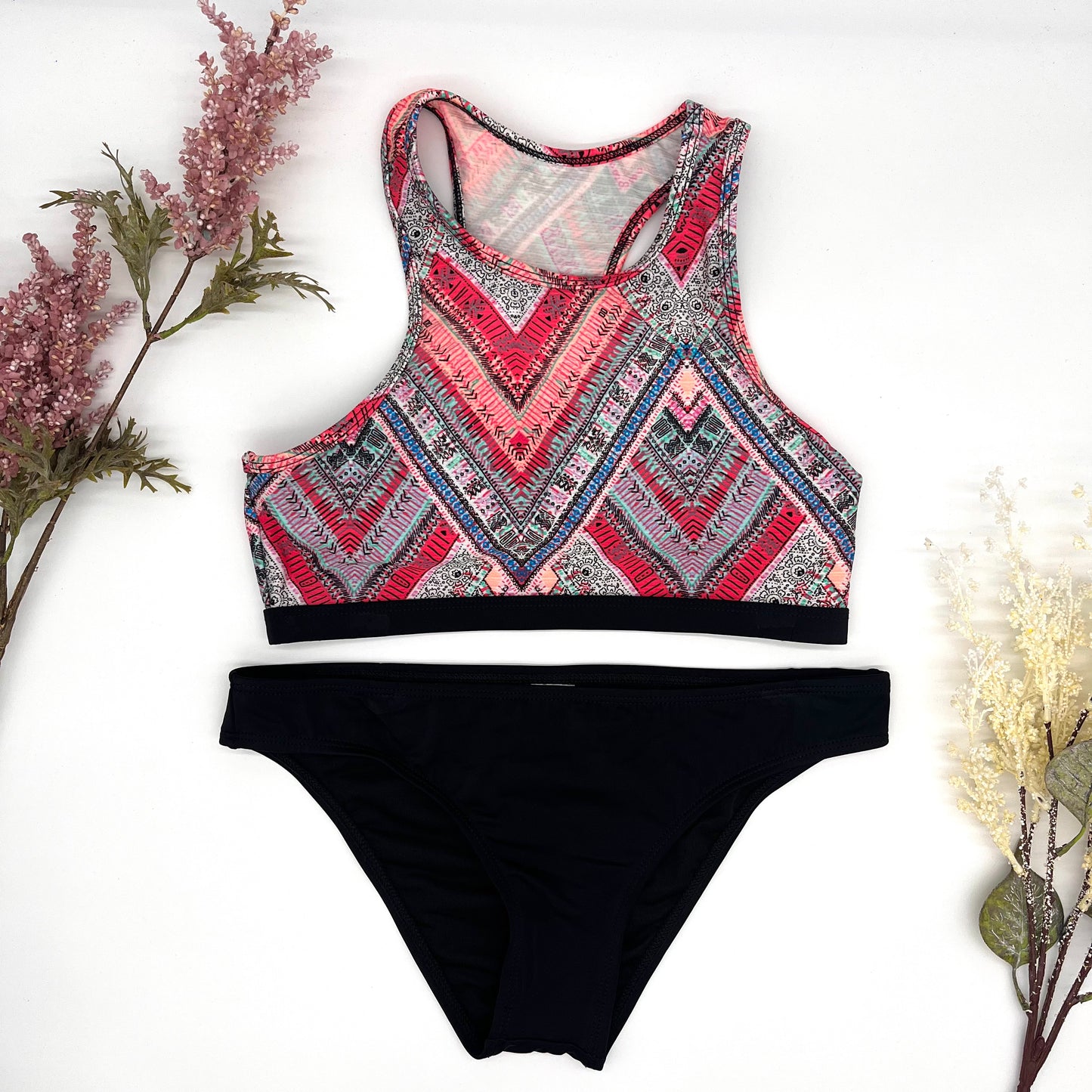 Bikini negro top líneas rosas